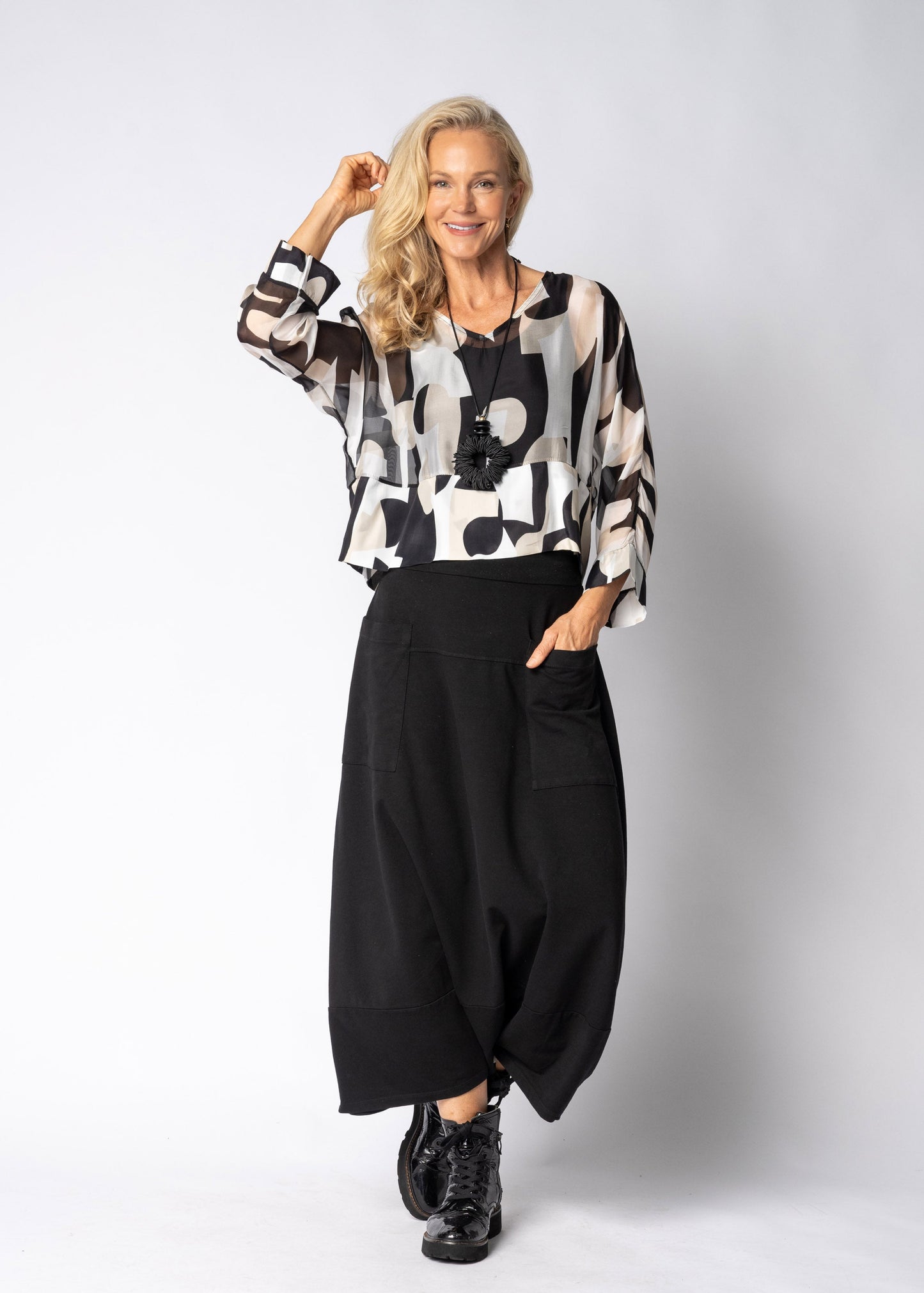 Juniper Silk Top in Onyx