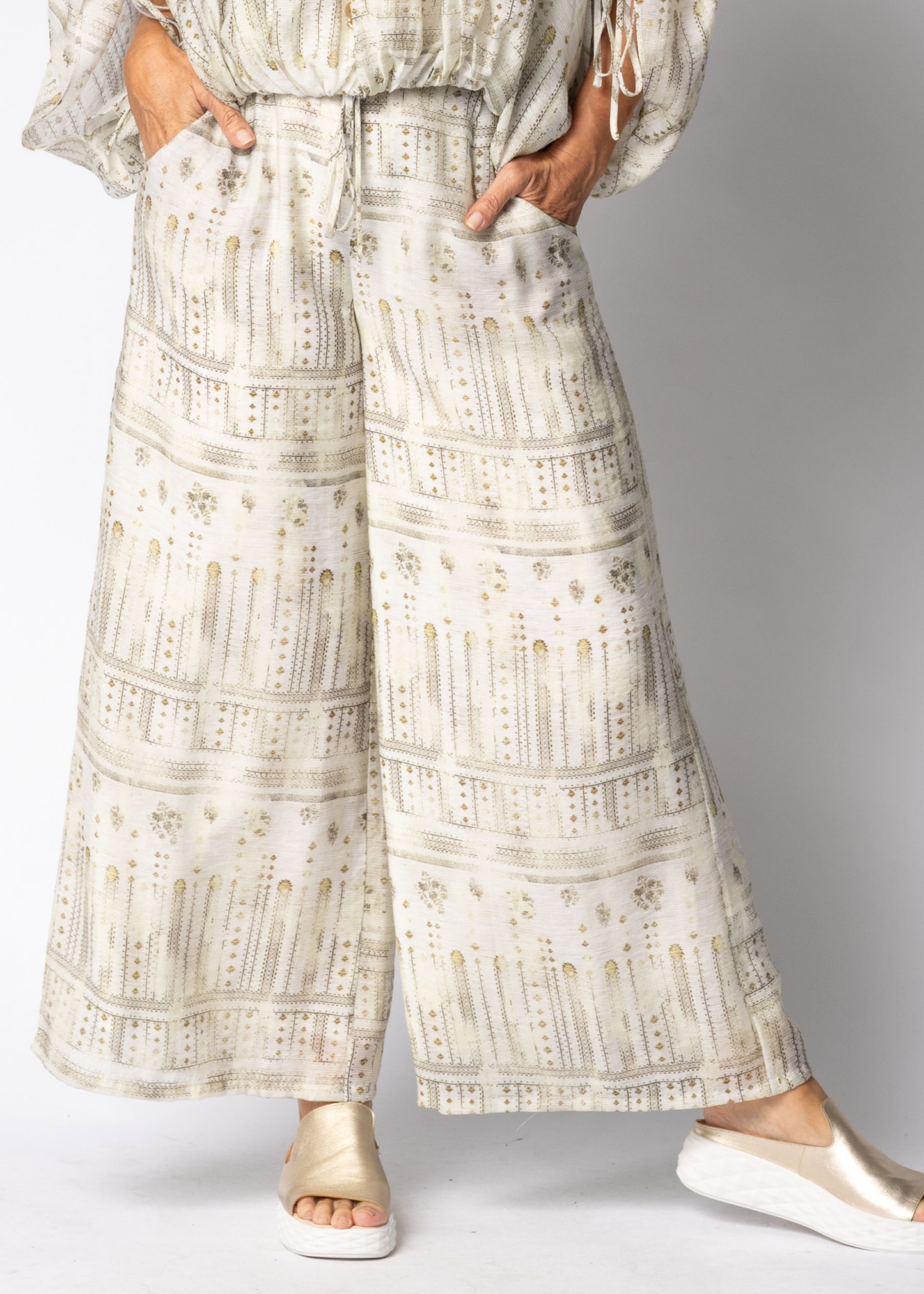 Sapphira Pant in Khaki