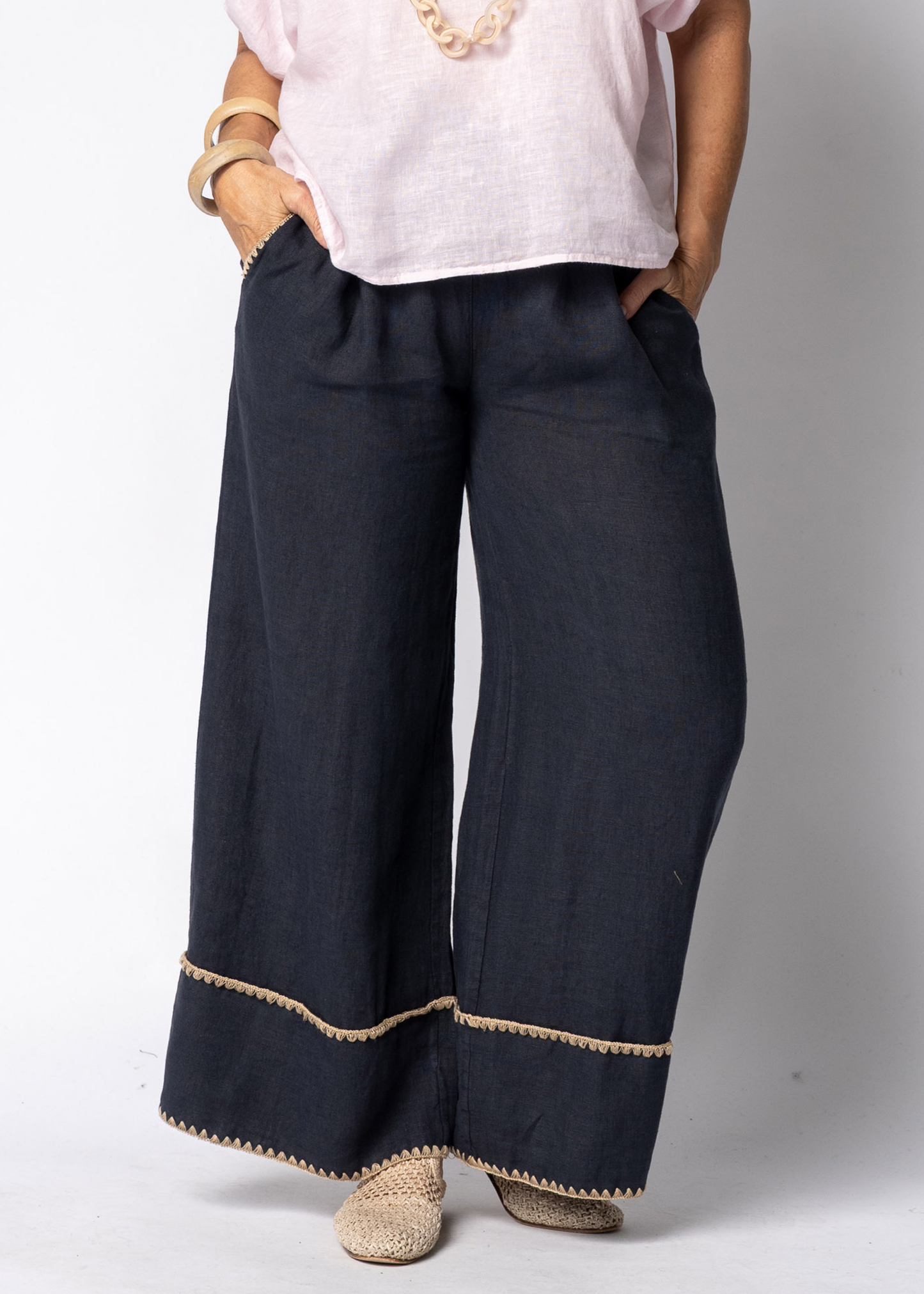 Tindra Linen Pants in Navy