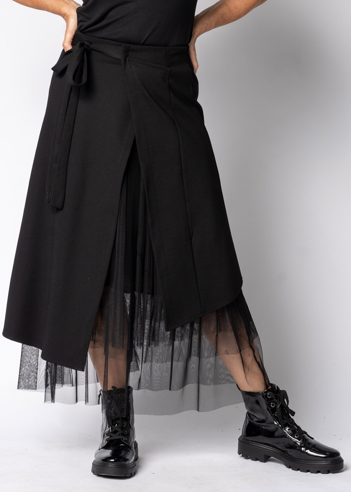 Zaria Skirt in Onyx