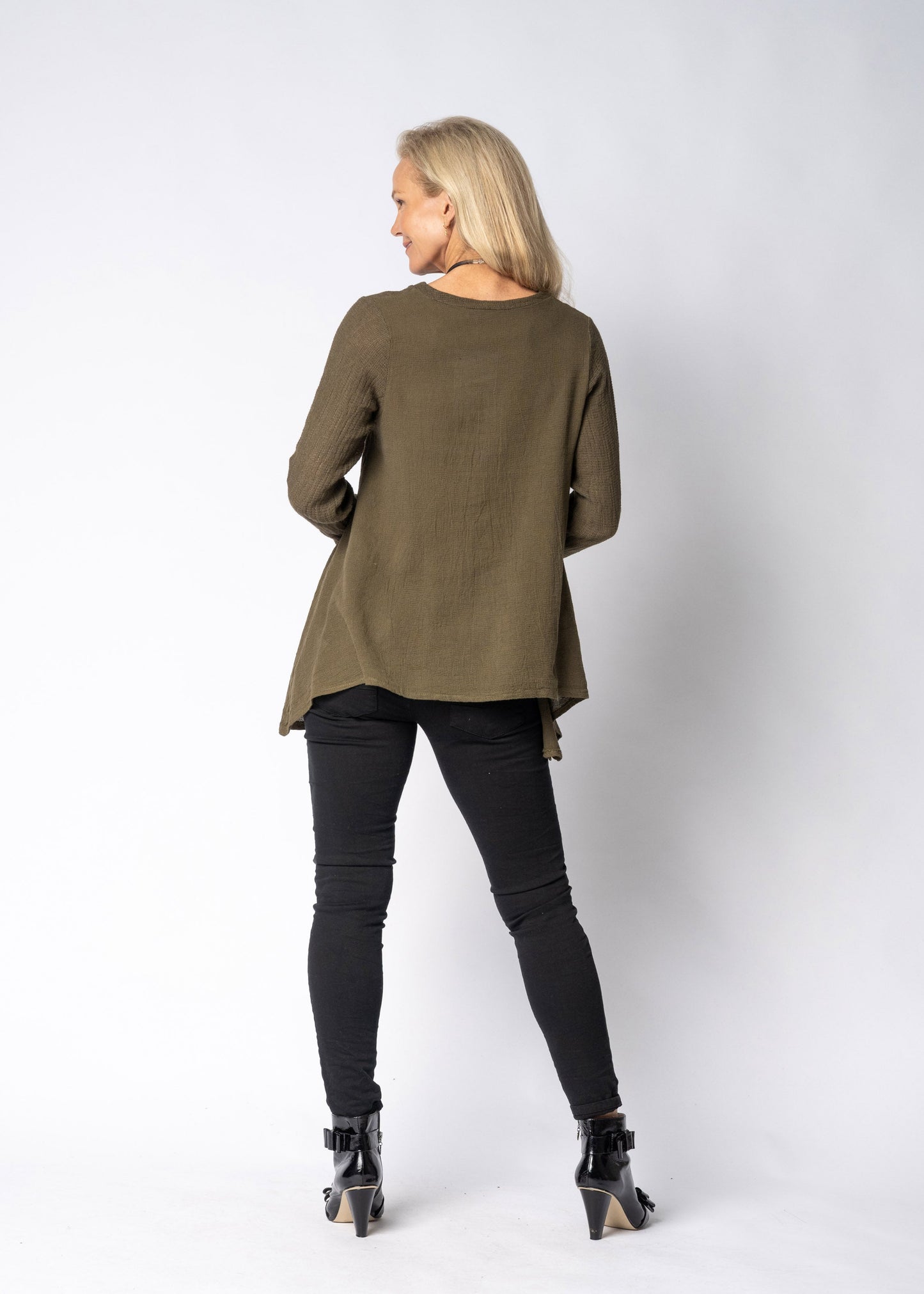 Fable Linen Top in Moss Green