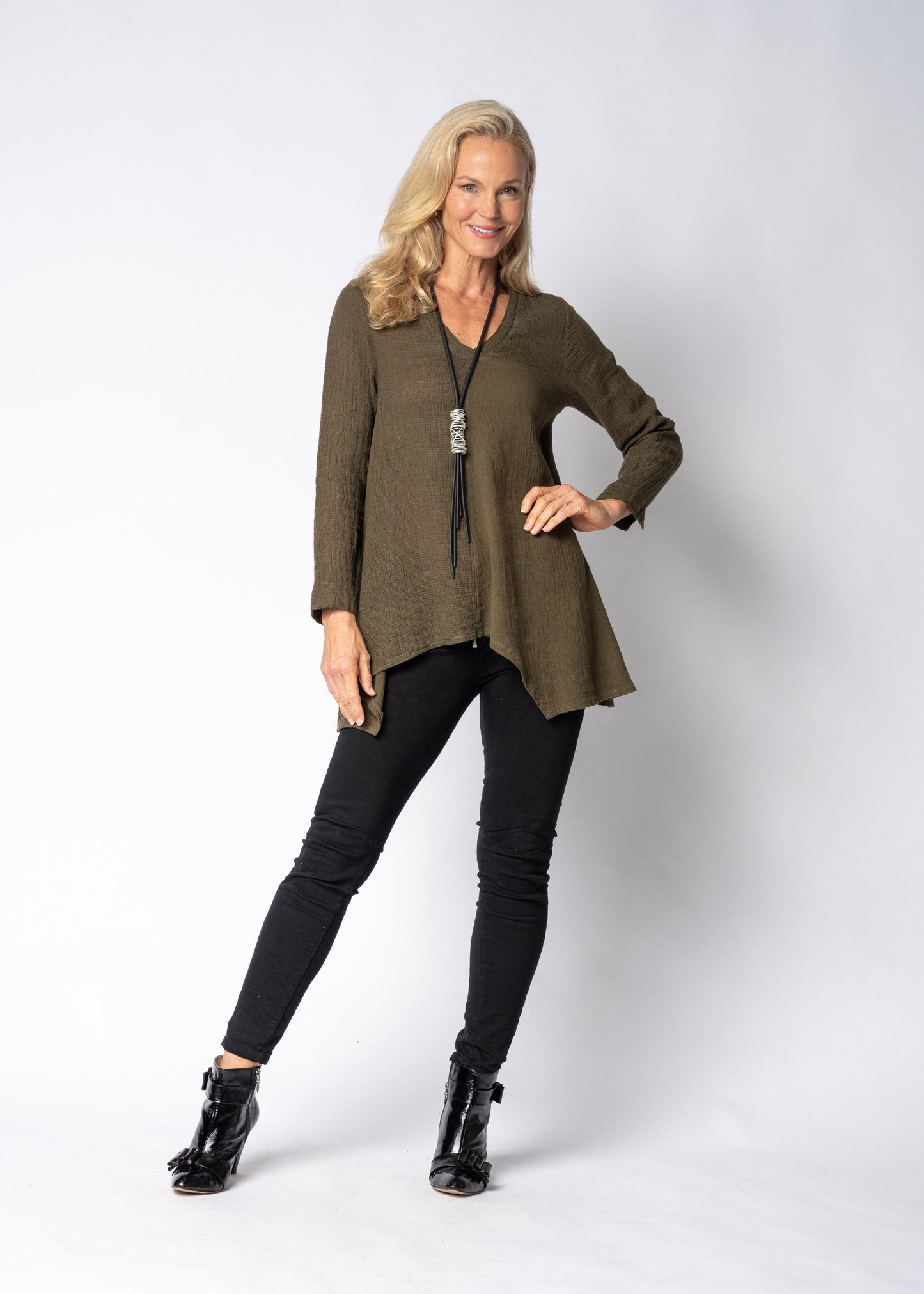 Fable Linen Top in Moss Green