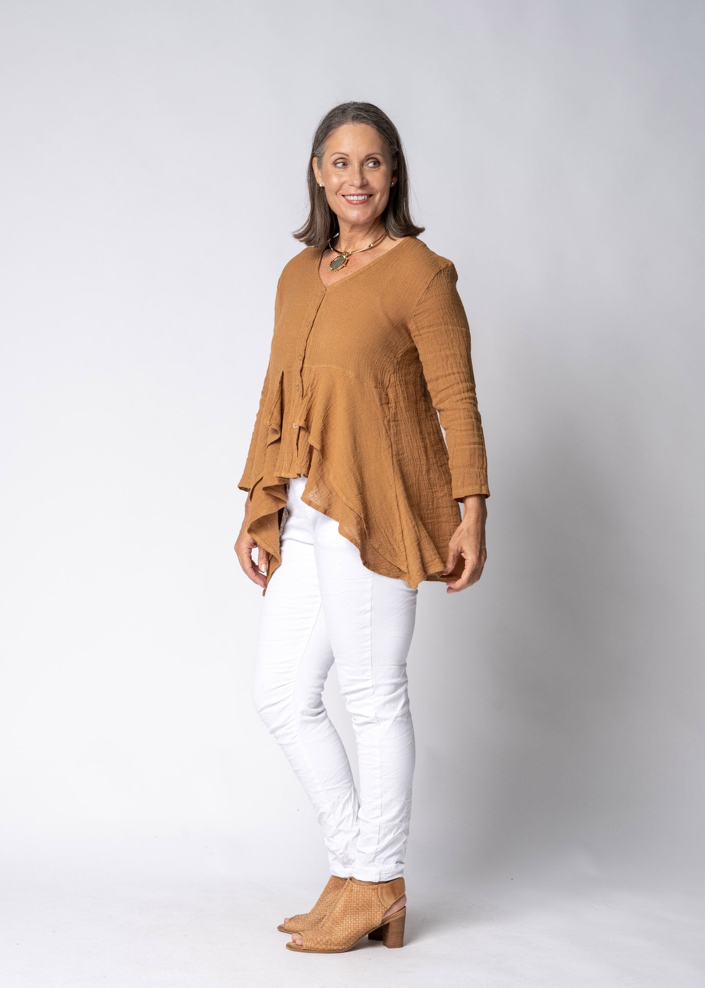 Marenna Linen Top in Sahara Sand