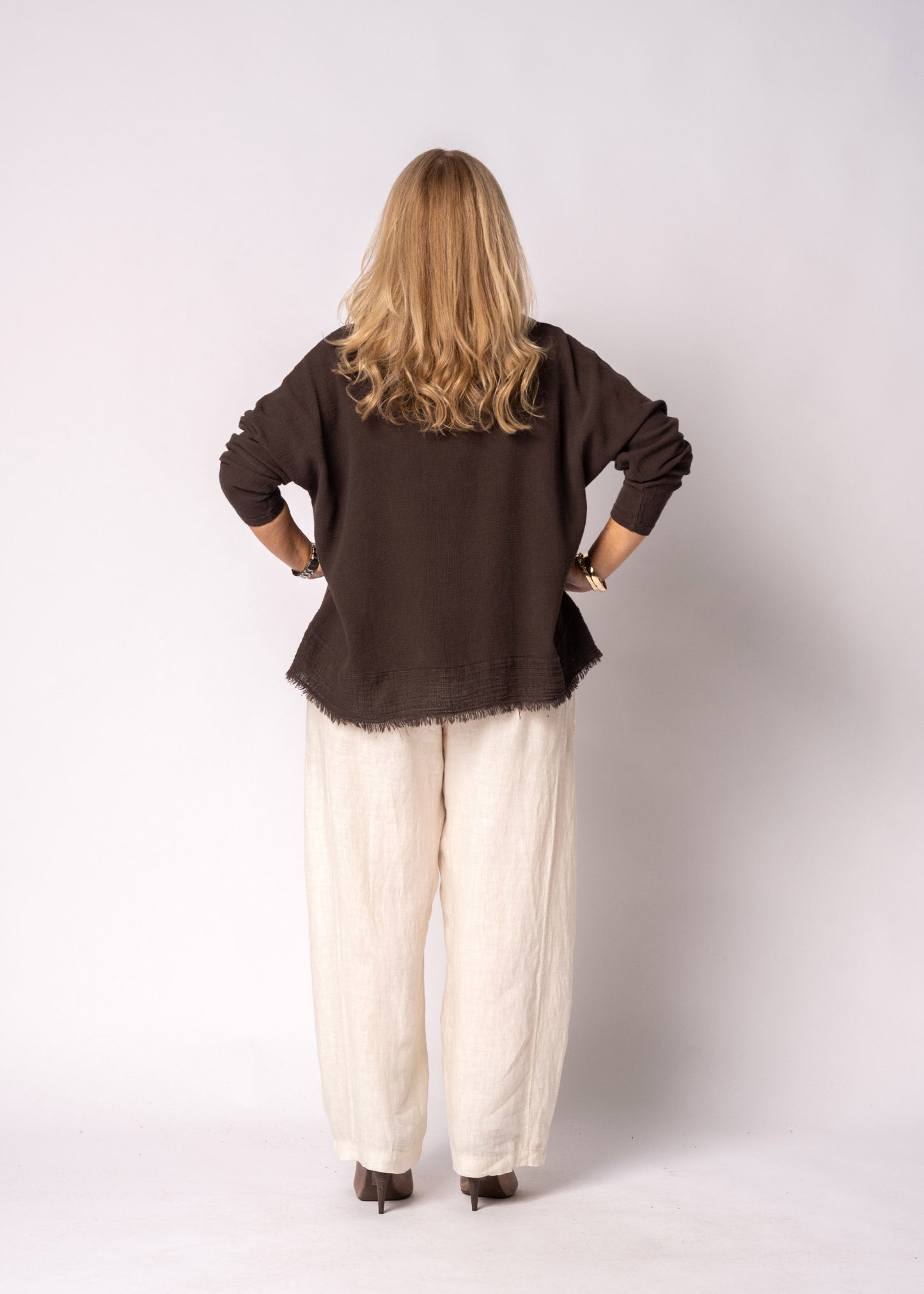 Arwyn Linen Blend Top in Chocolate Truffle