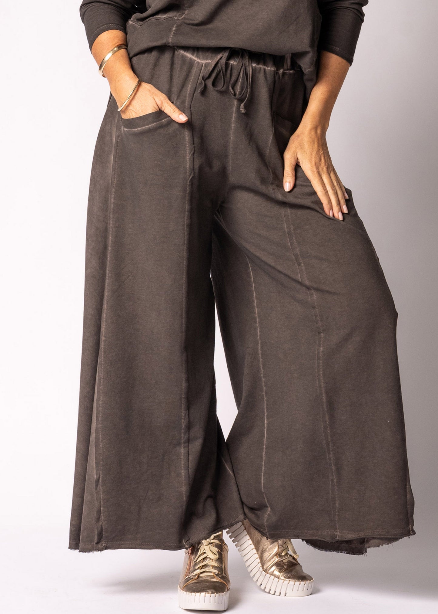 Novelia Pants in Chocolate Truffle