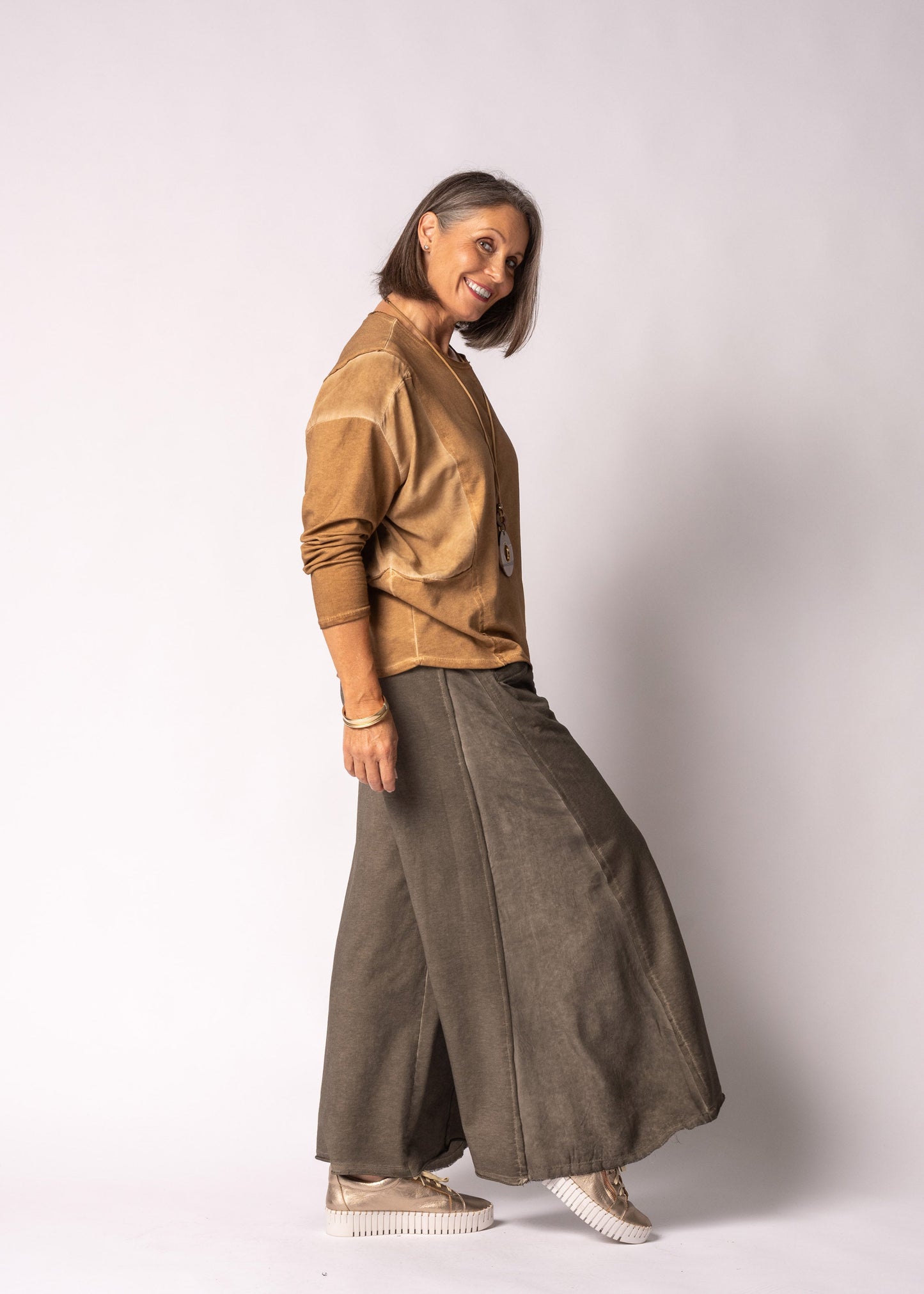 Novelia Pants in Moss Green