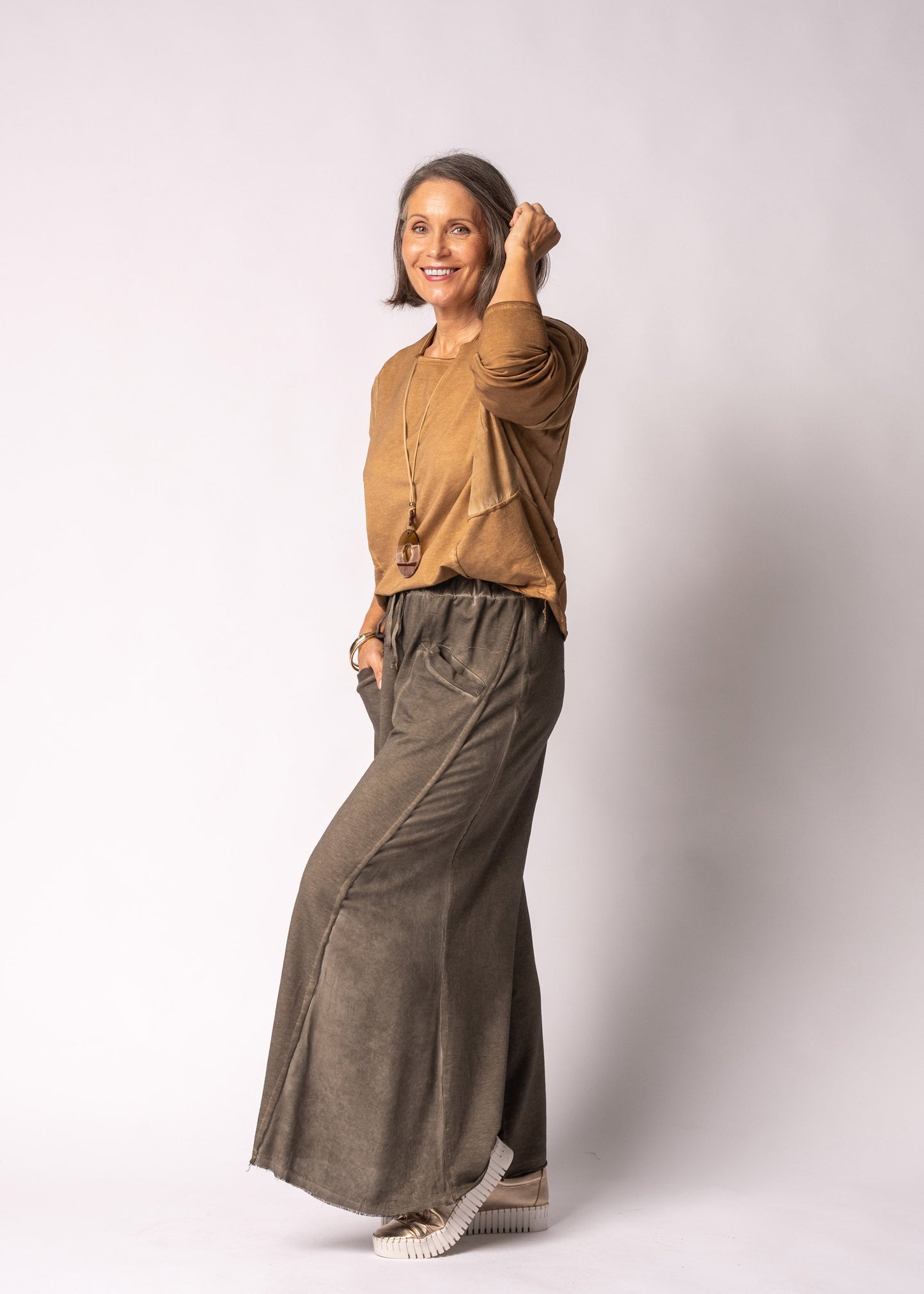 Novelia Pants in Moss Green