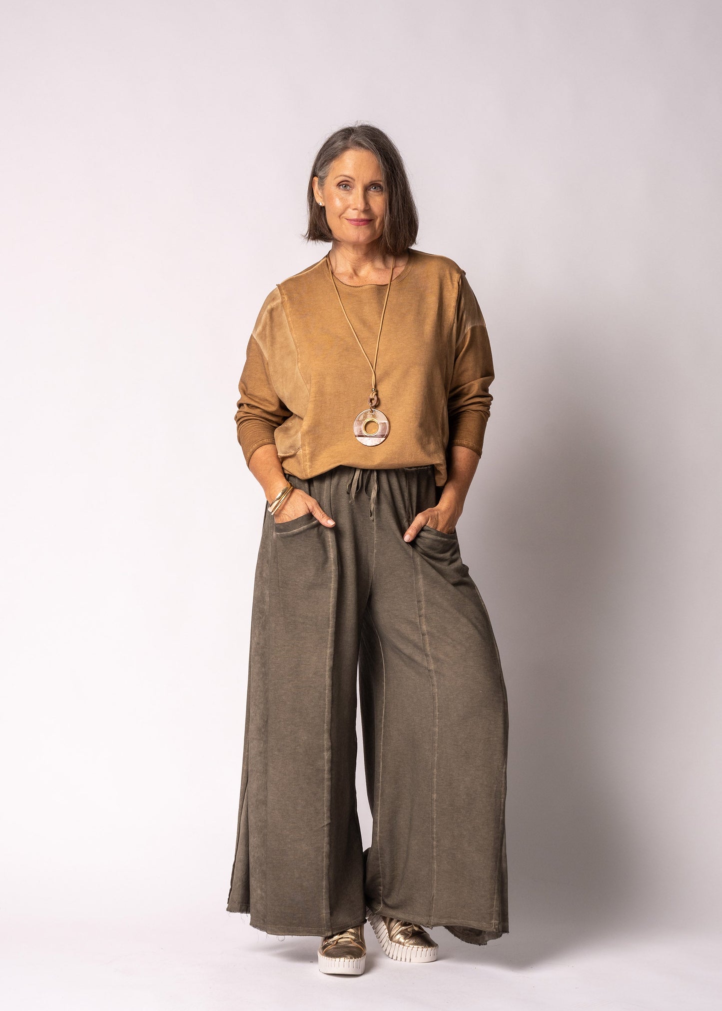 Novelia Pants in Moss Green