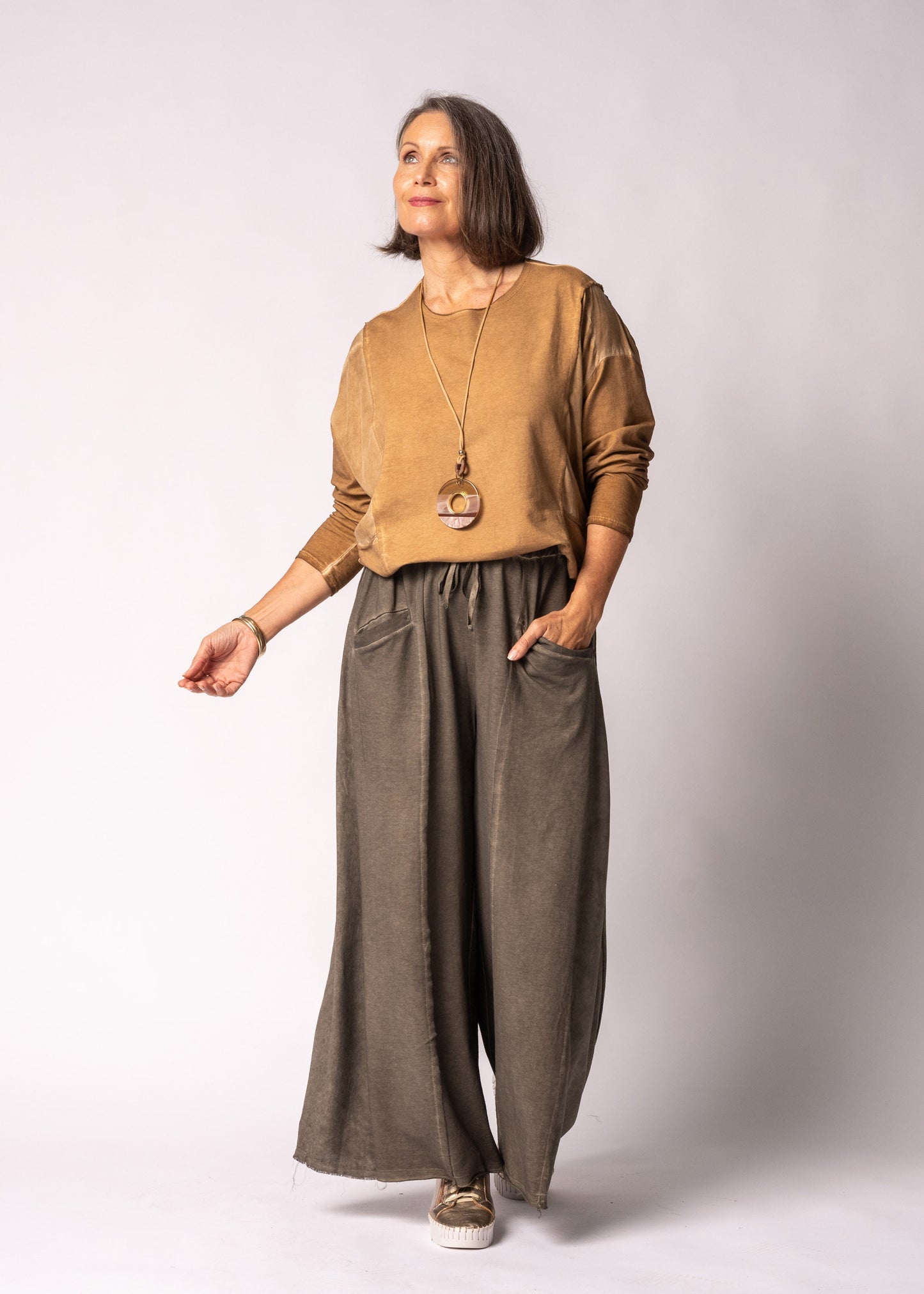 Novelia Pants in Moss Green