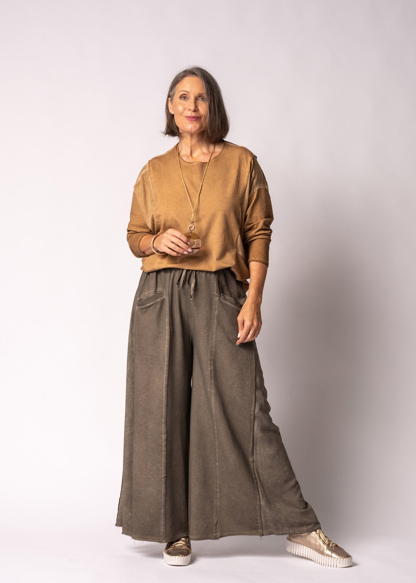 Novelia Pants in Moss Green