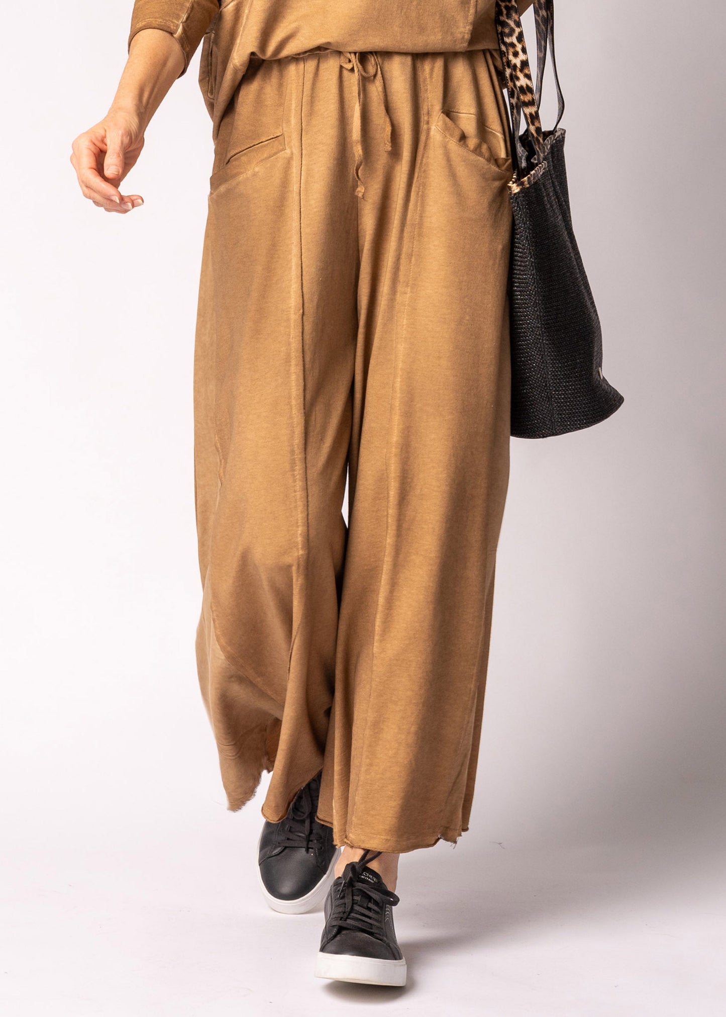 Novelia Pants in Sahara Sand