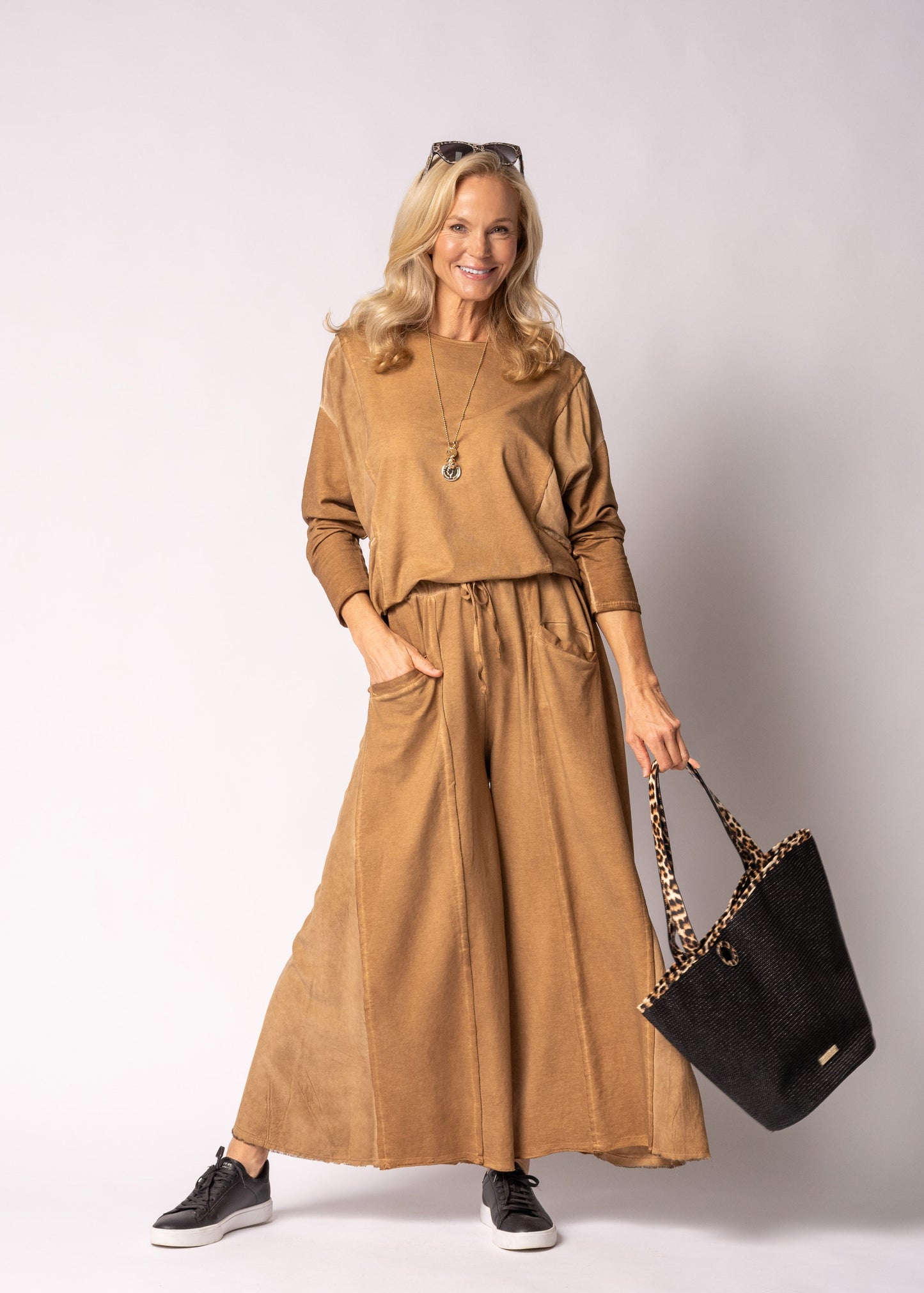 Novelia Pants in Sahara Sand