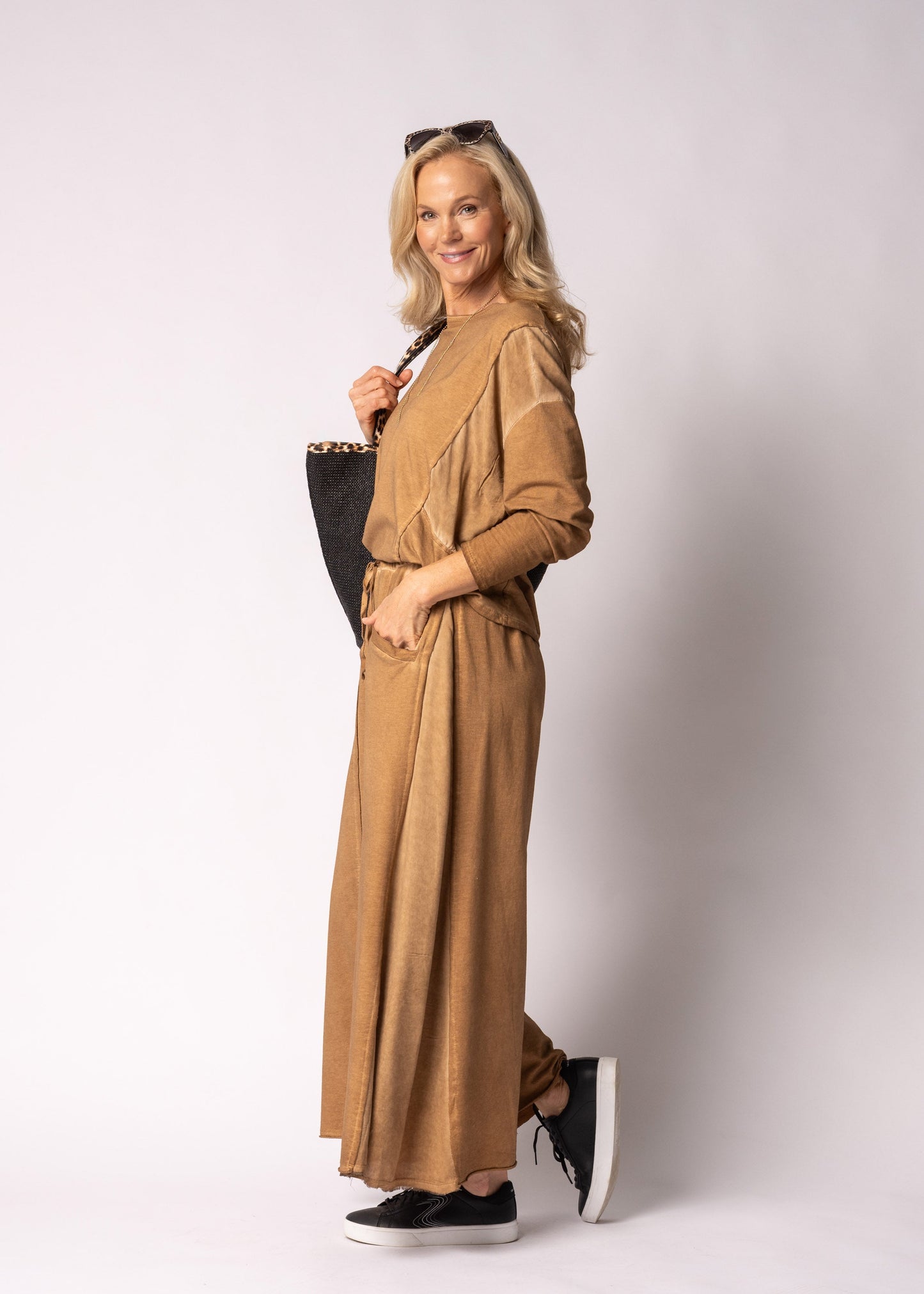 Novelia Pants in Sahara Sand
