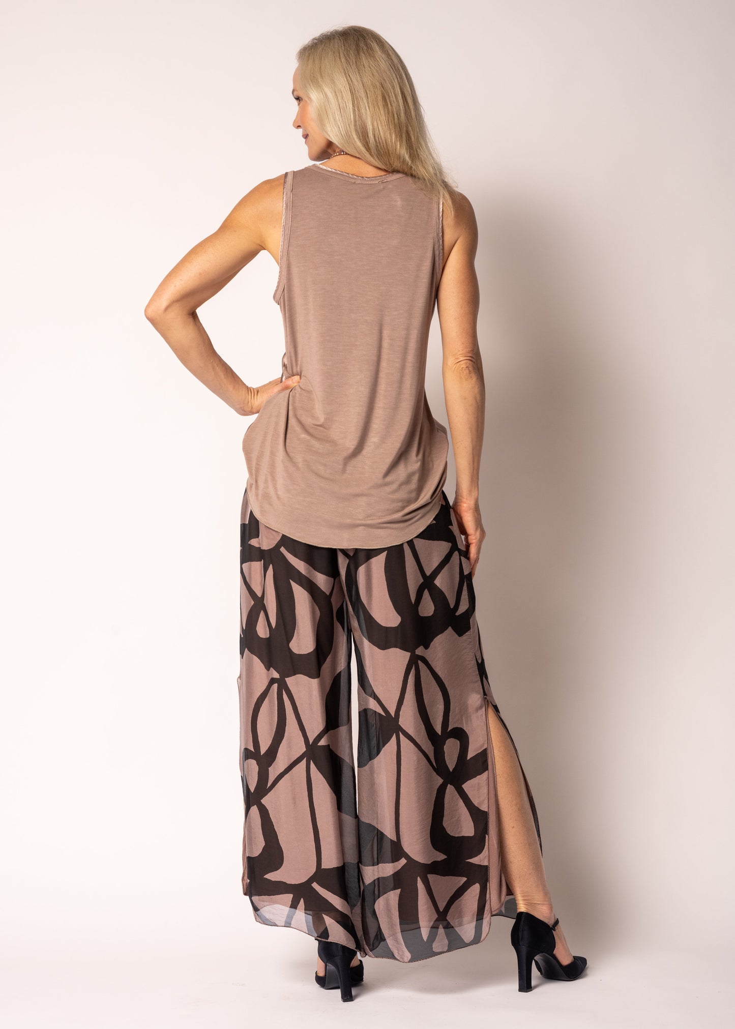 Toyah Singlet in Milk Chocolate