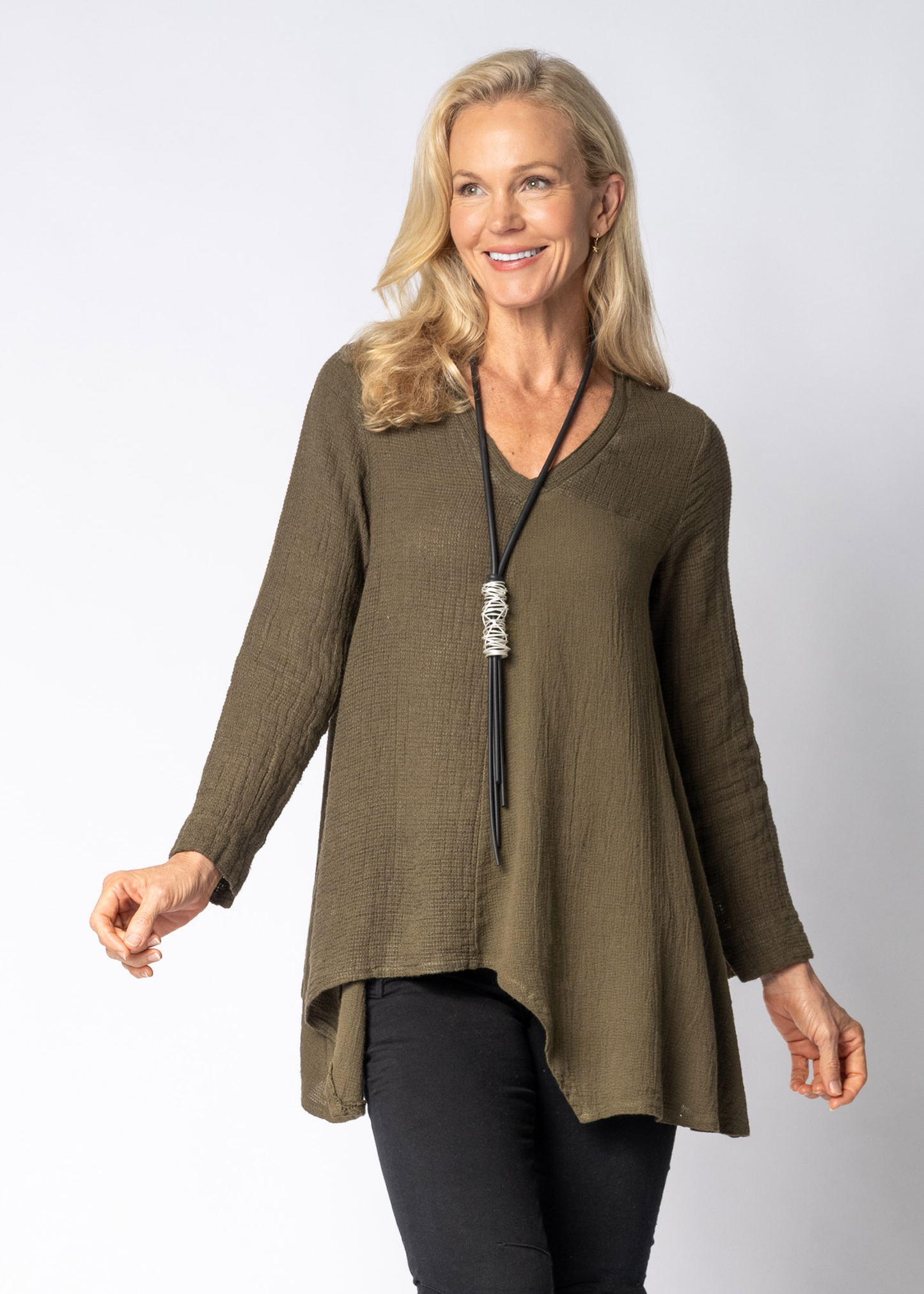 Fable Linen Top in Moss Green