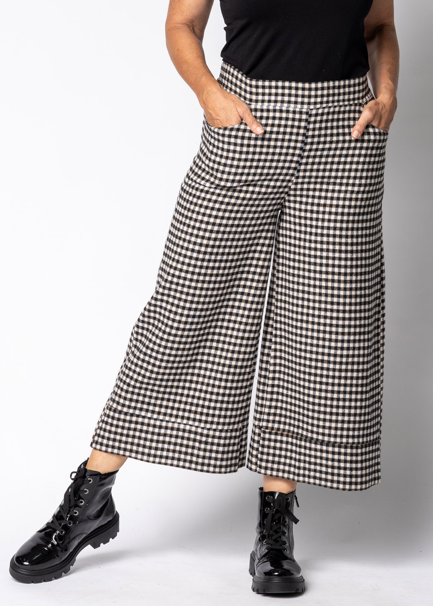 Evira Pants in Onyx