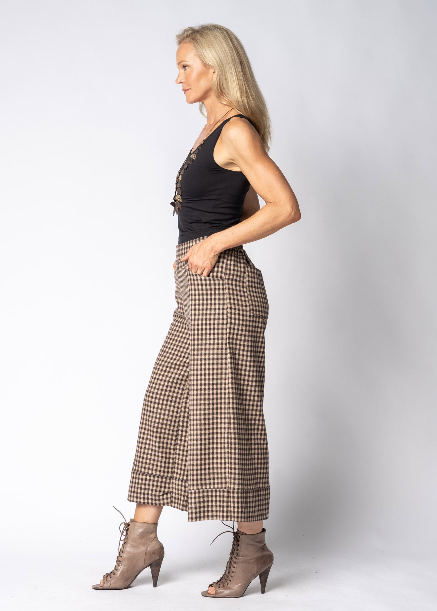 Evira Pants in Chocolate Truffle