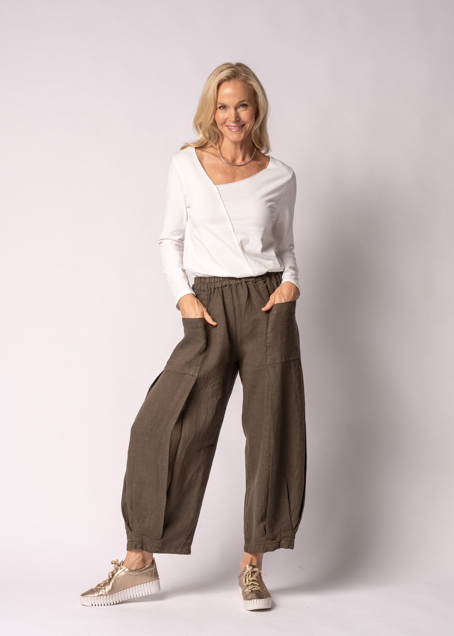 Olenna Linen Pants in Moss Green