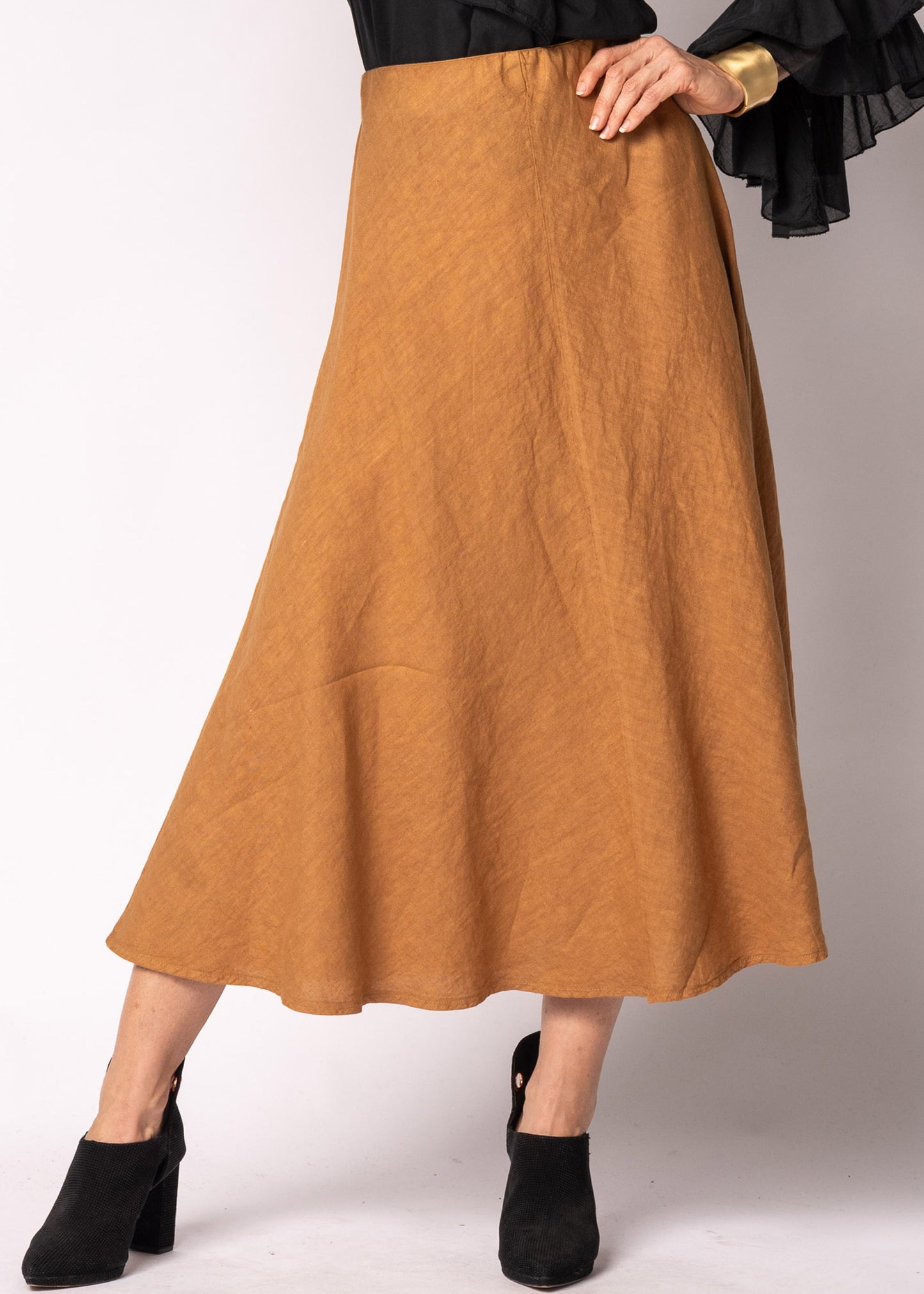 Lela Linen Skirt in Sahara Sand