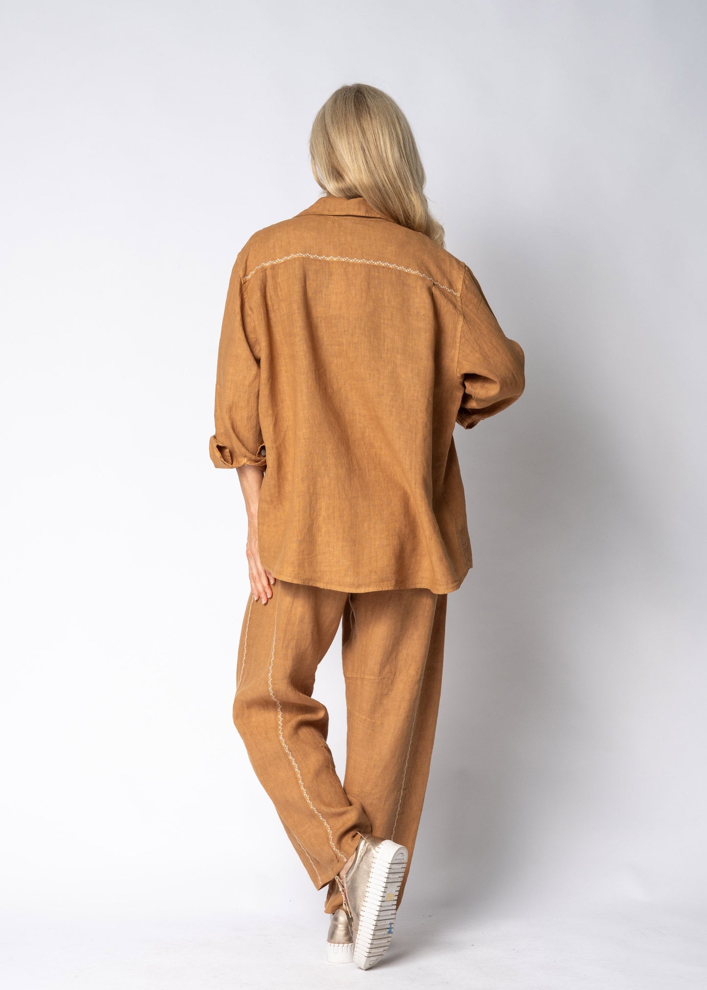 Christy Linen Top in Sahara Sand