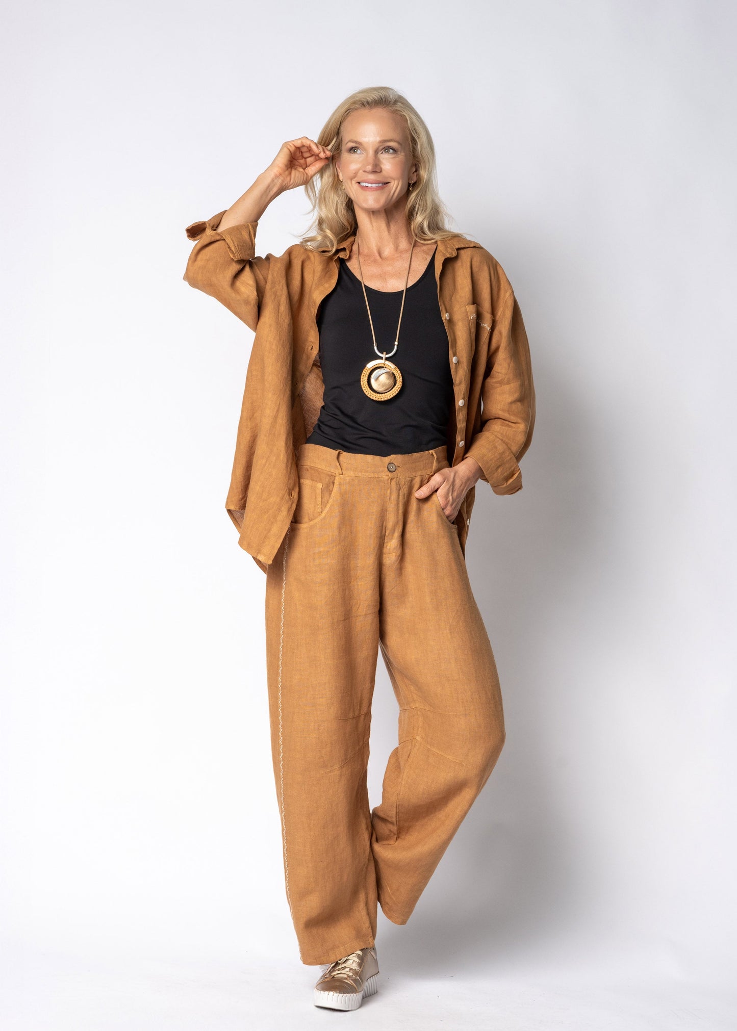 Christy Linen Top in Sahara Sand
