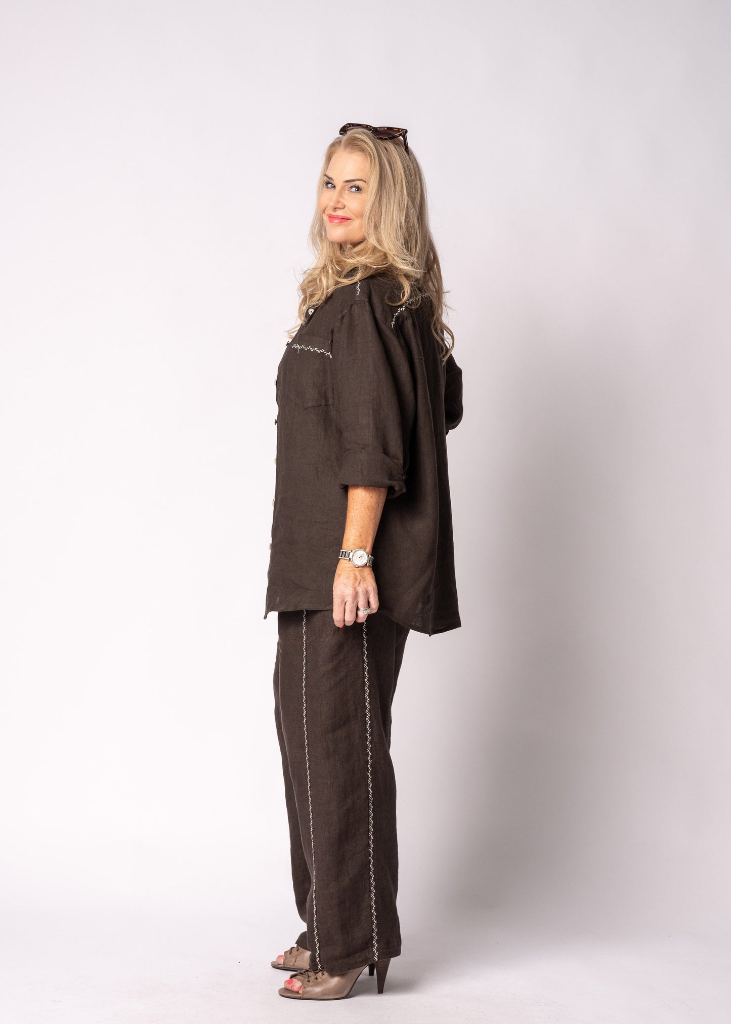 Christy Linen Top in Chocolate Truffle