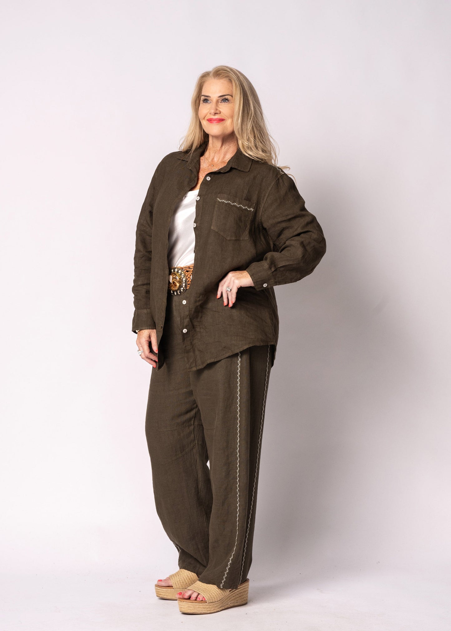 Christy Linen Top in Moss Green