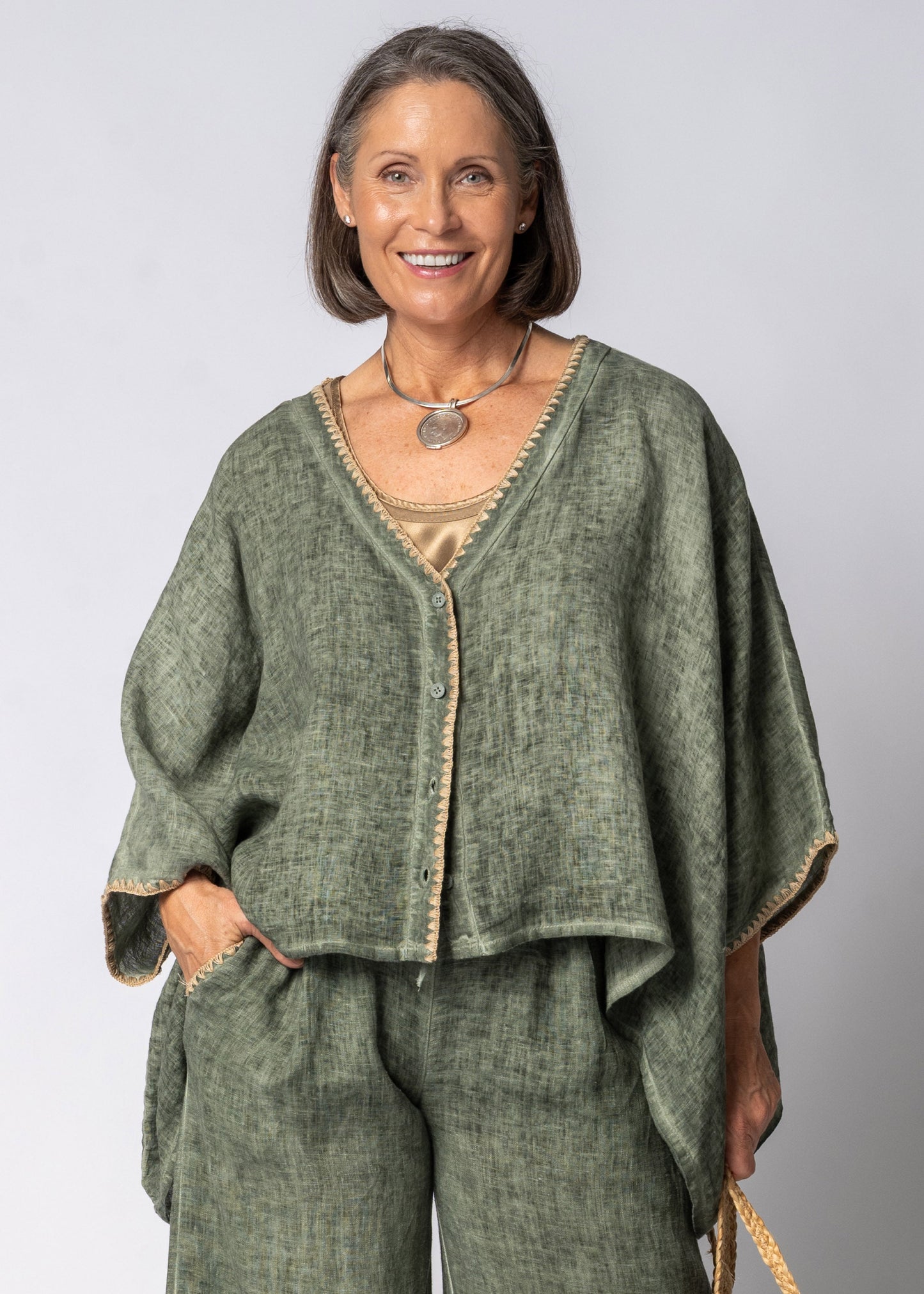Mireya Linen Top in Khaki