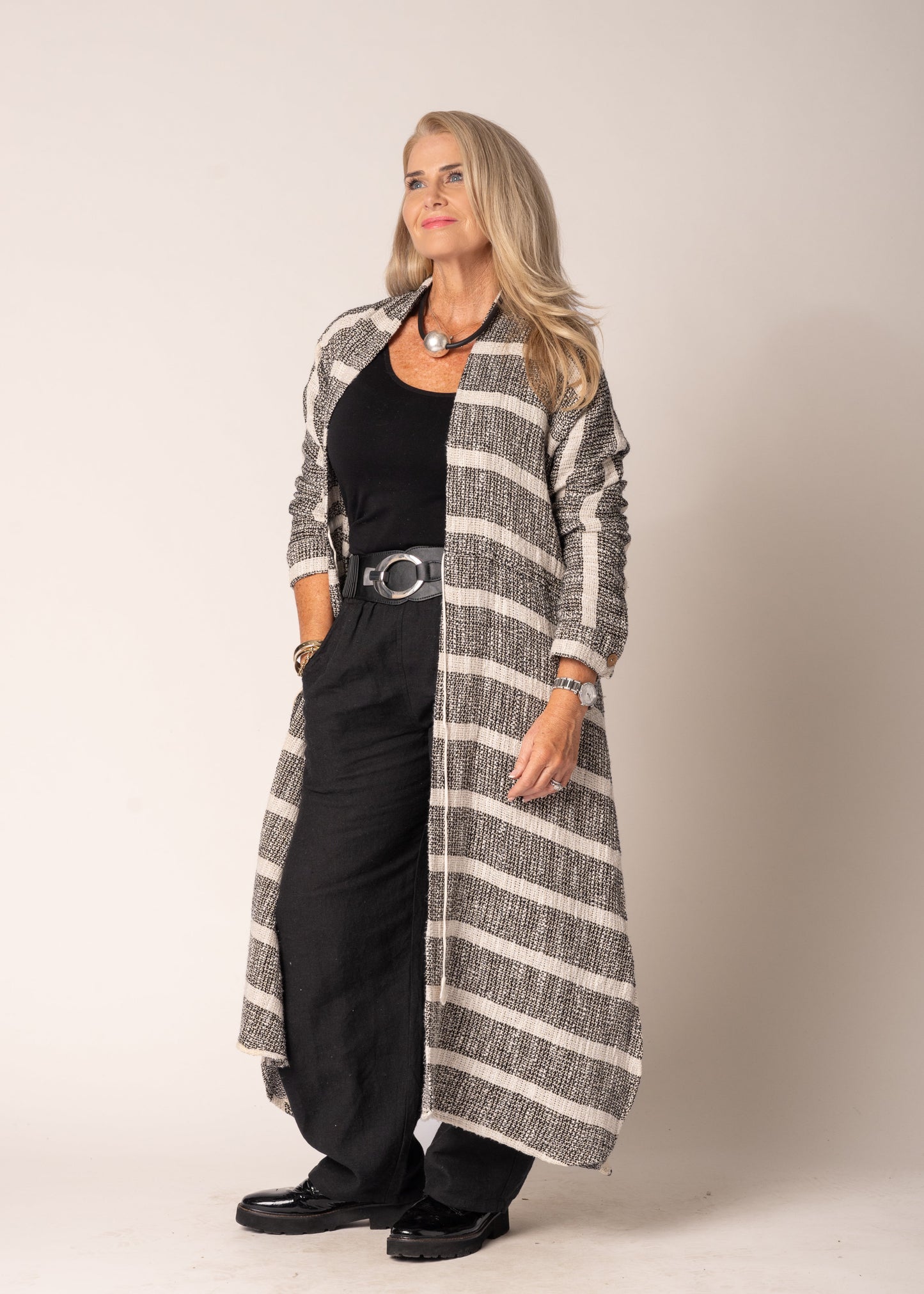 Kinsley Linen Jacket in Onyx