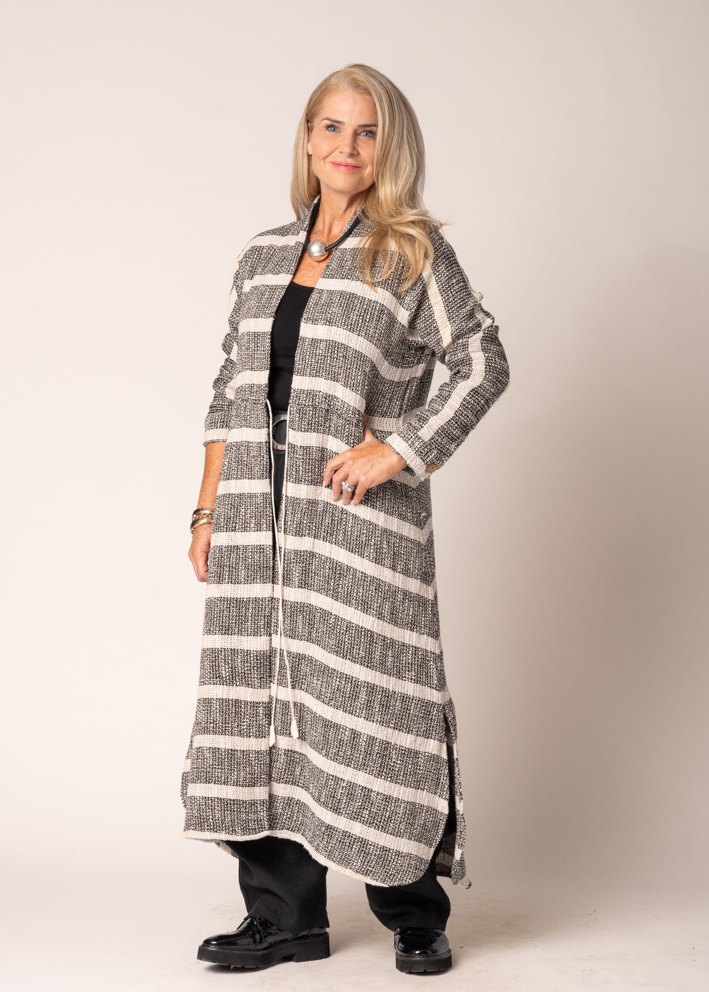 Kinsley Linen Jacket in Onyx
