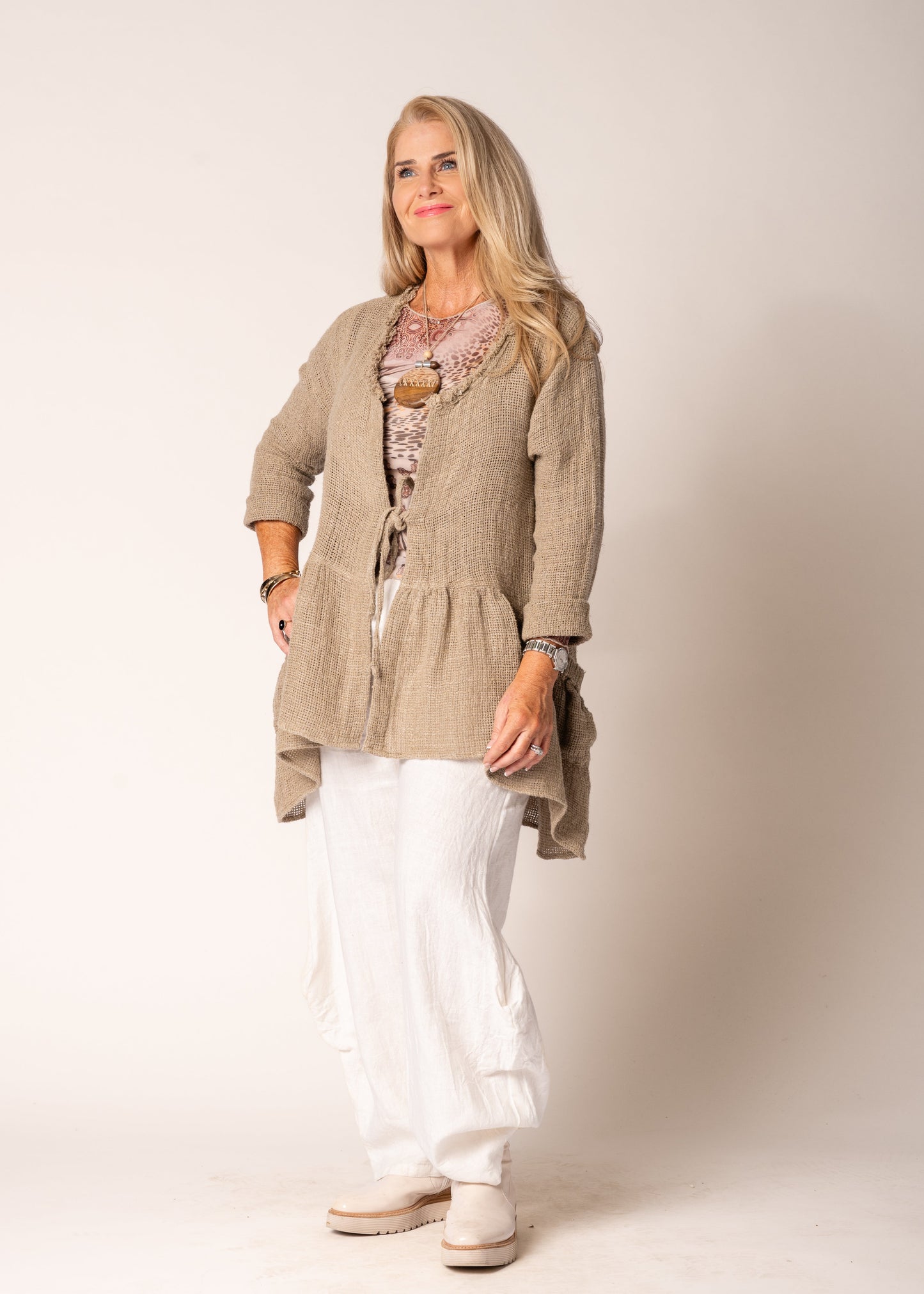 Maelis Linen Top in Latte