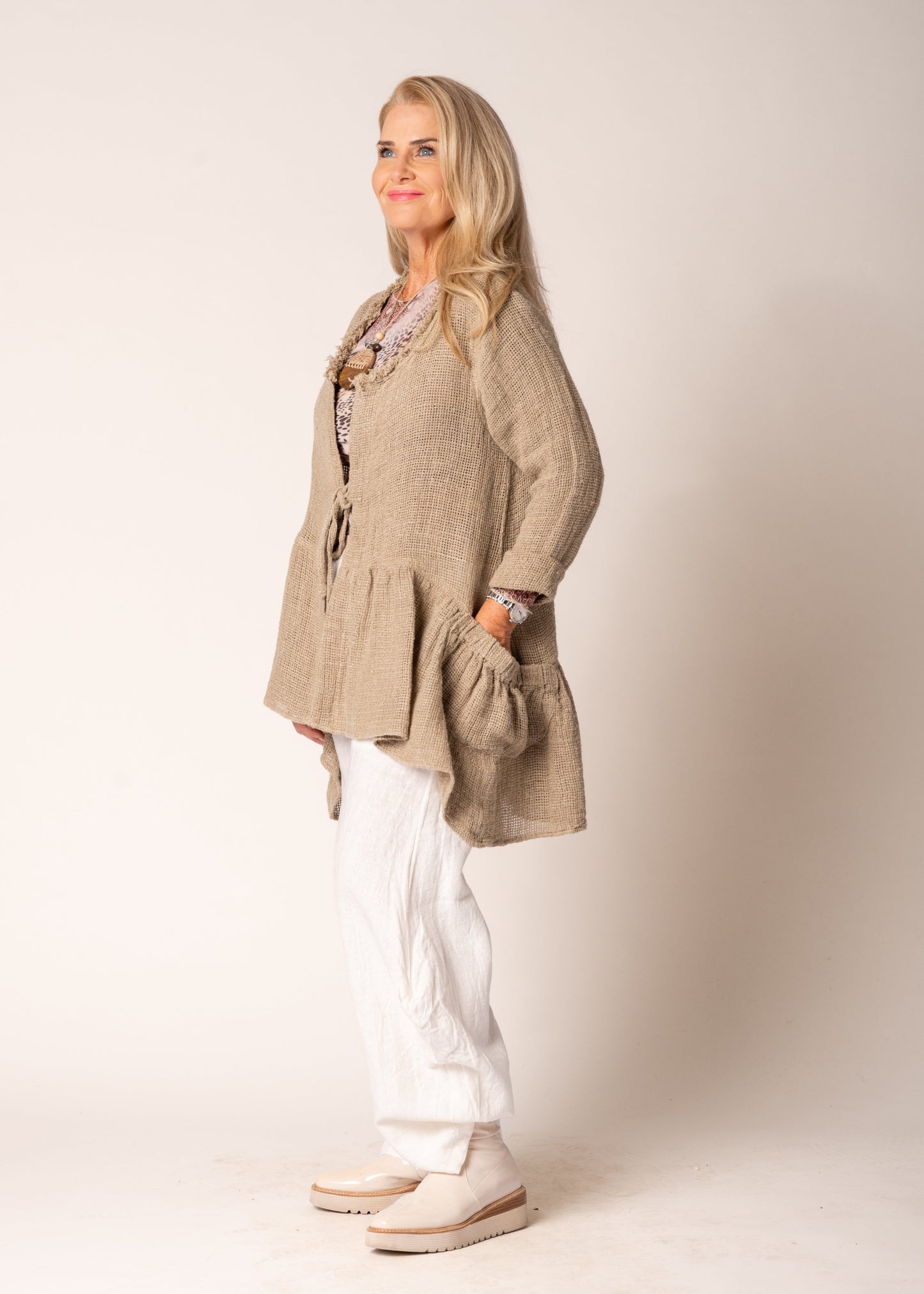 Maelis Linen Top in Latte