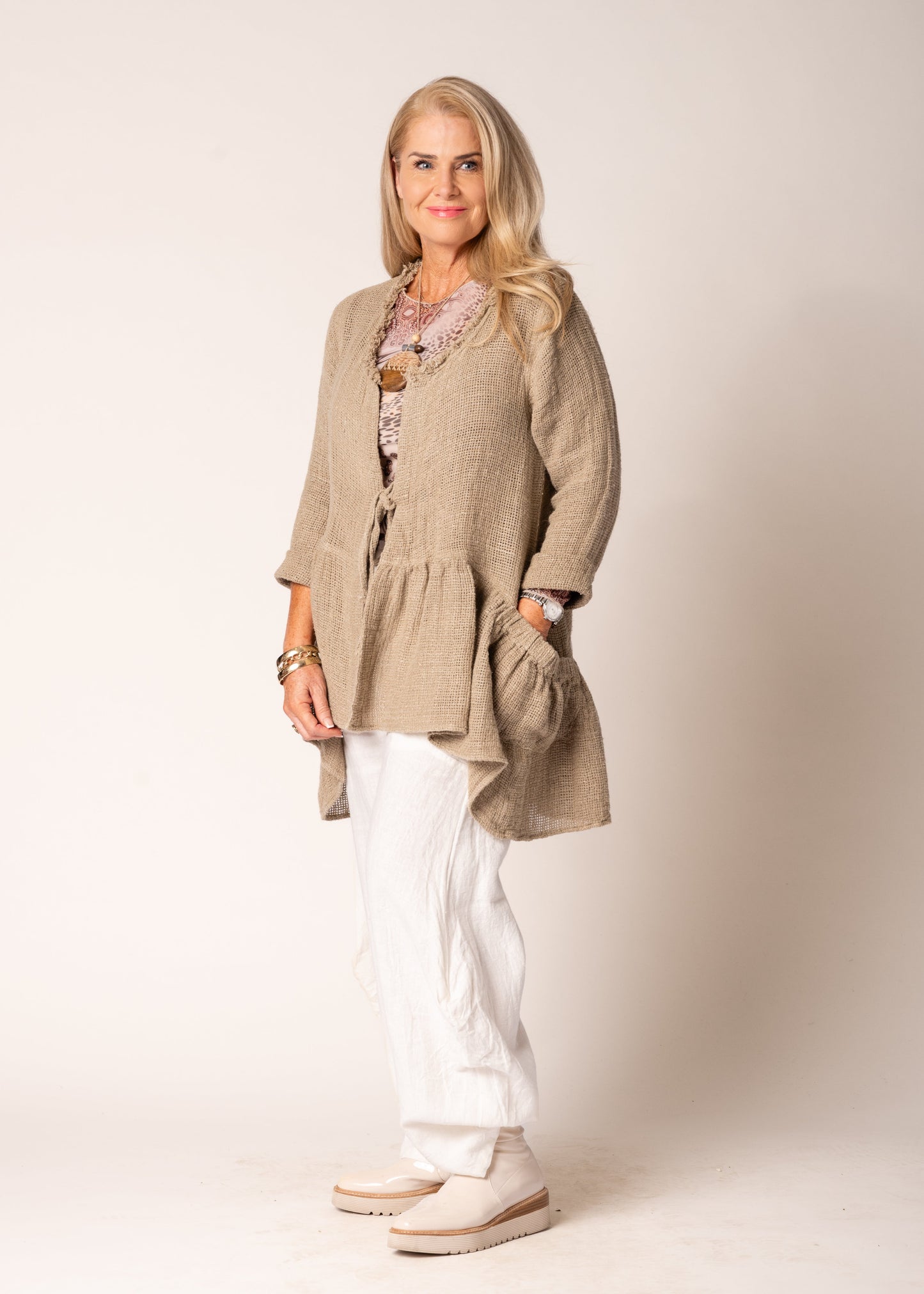 Maelis Linen Top in Latte