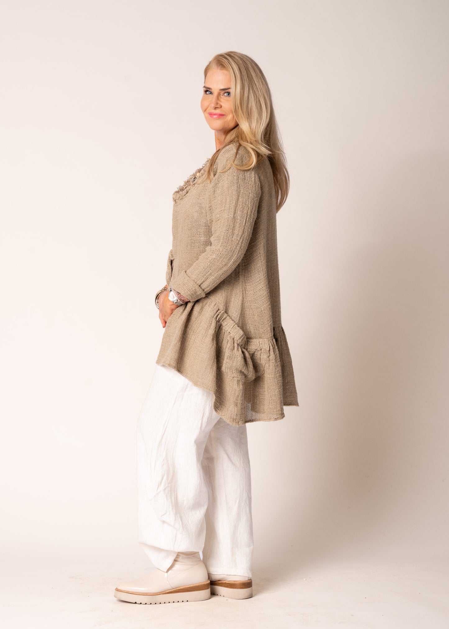 Maelis Linen Top in Latte