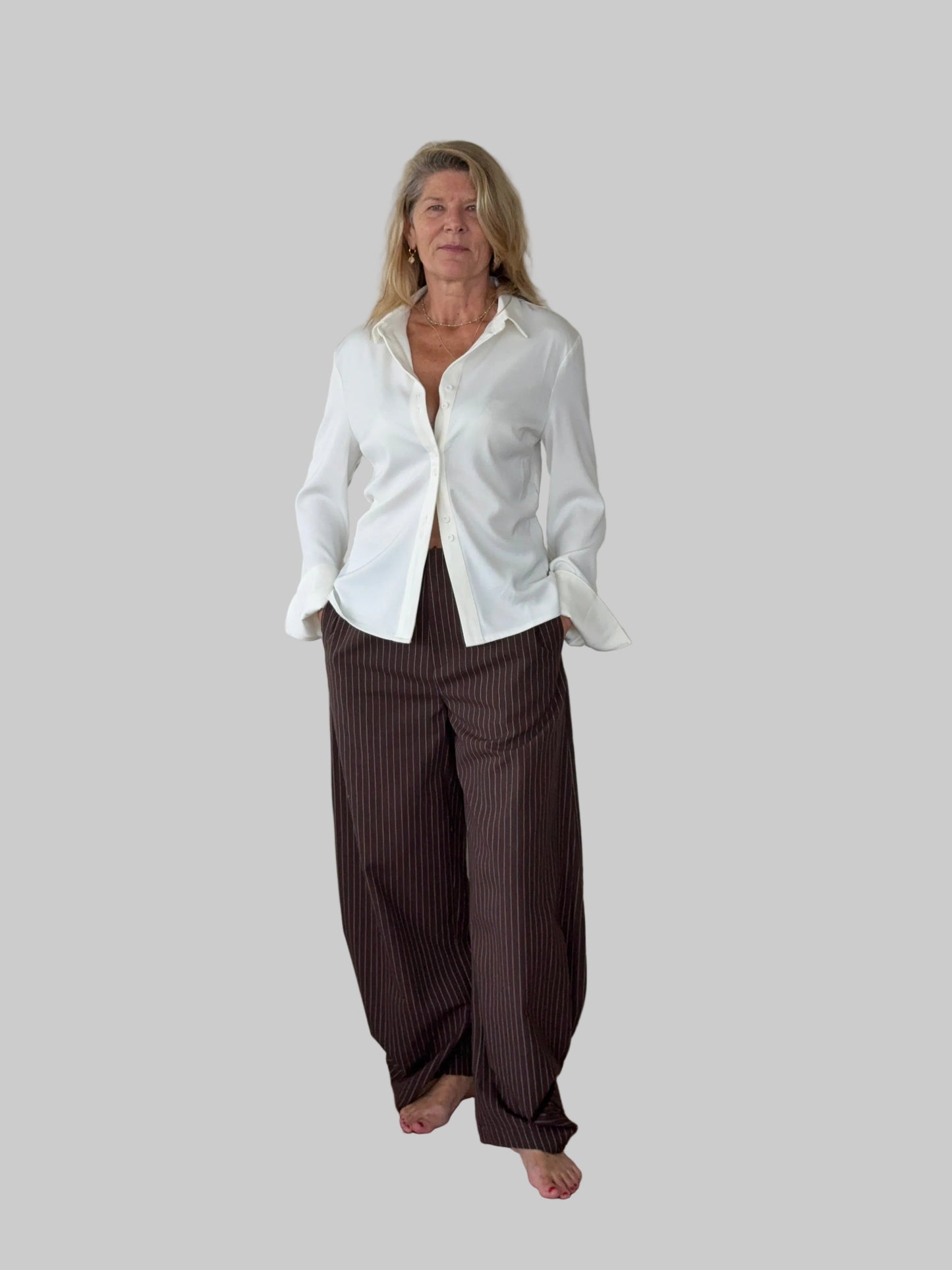 White long sleeve shirt women Australia - doesn't show sweat. Flare cuff, cinched waist. Tested in real life. Cheeky Goddess.