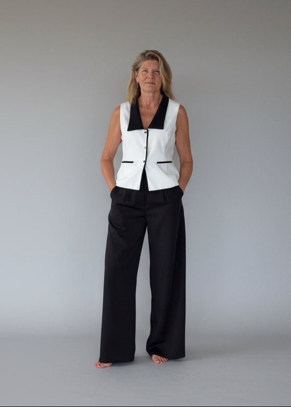 Black and white tailored vest for women doesn't show sweat - Vida size 14 - Cheeky Goddess Australia